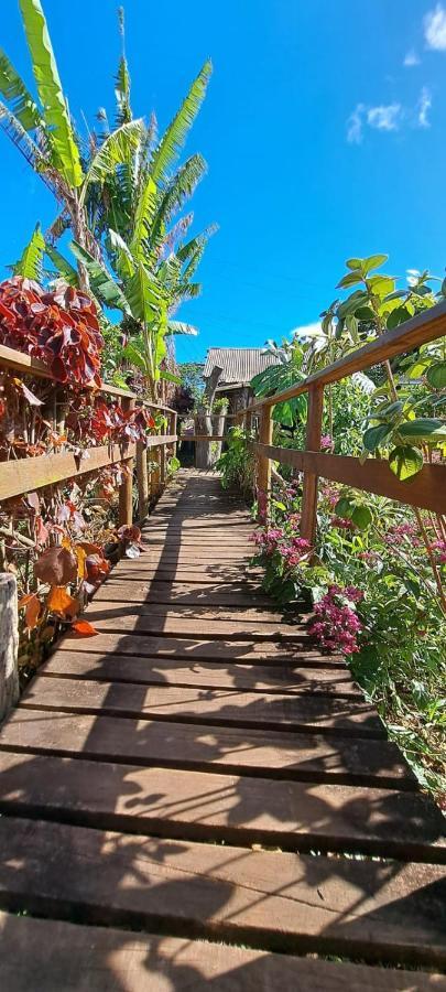 Tuava Lodge Ханга Роа Екстериор снимка